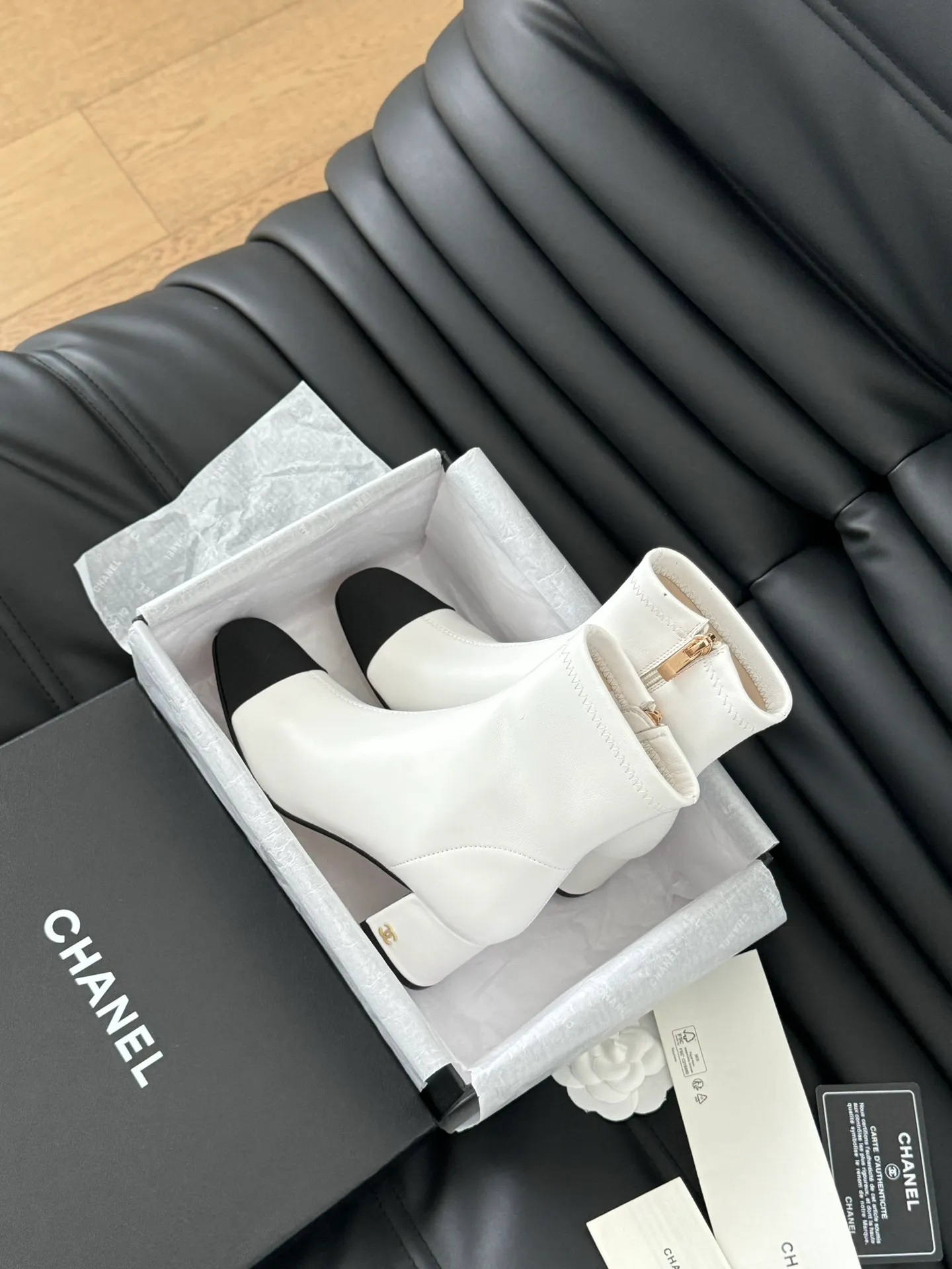 👟👟Ex-factory price 600👟👟 Purchasing-grade Chanel classic new elastic boots series! The leather texture is super good, and the upper is delicate ~ Calfskin upper, sheepskin lining, original outsole! Size:35-39 Other sizes are determined